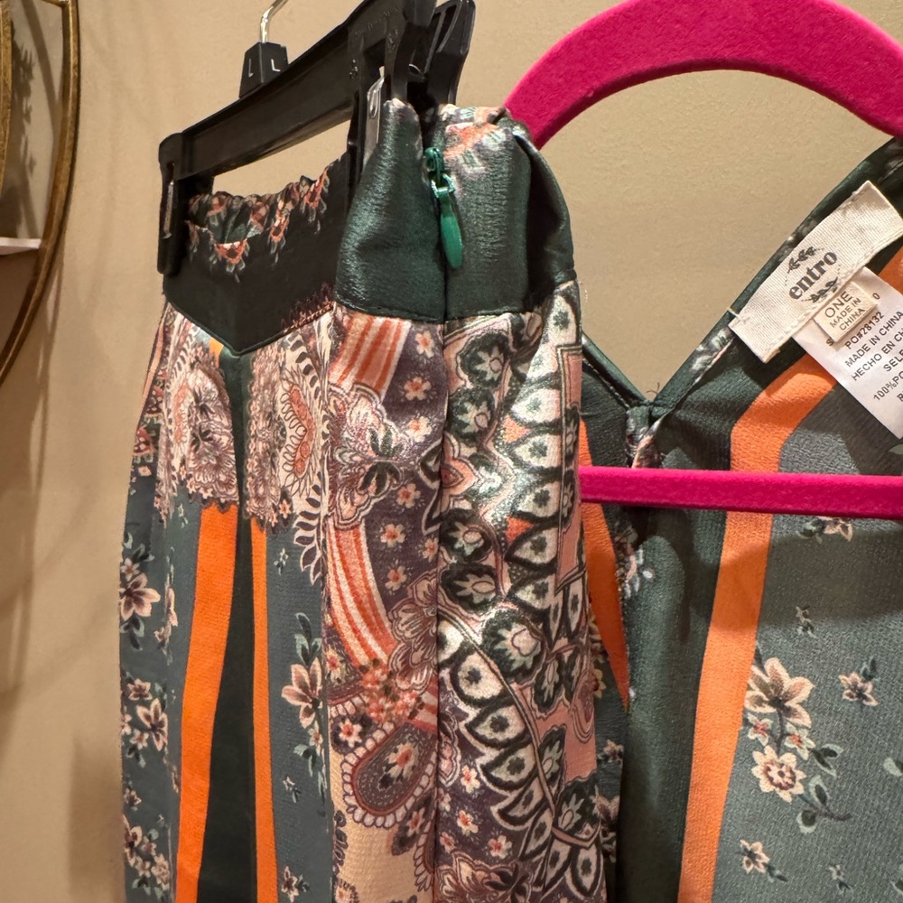 entro Green Printed Wide-Leg Pants with Orange Trim - Picture 4 of 7